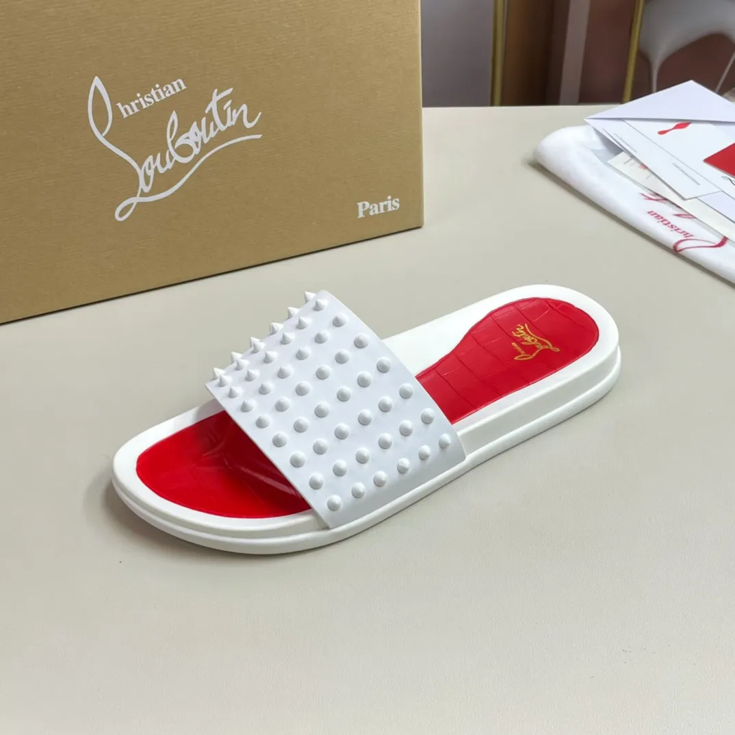 [CL red sole shoes] P: 340💰 size 38-45 Men’s classic slippers, made on the official website 1:1, the original factory specializes in original materials ➖ OEM 3D printed patterns, all hand-nailed and made ➖ Ultra-light non-slip outsole. Super fashionable and super comfortable, handsome on the feet, a must-have for men in summer! !